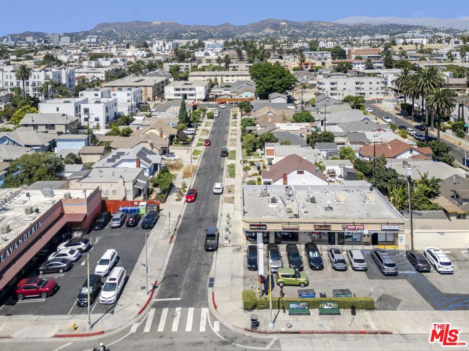 4463 Beverly Boulevard Property Photo 7