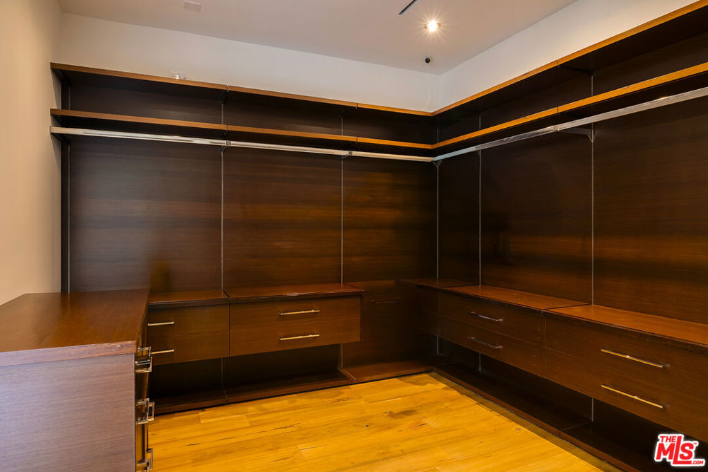 1700 Queens Court Property Photo 35