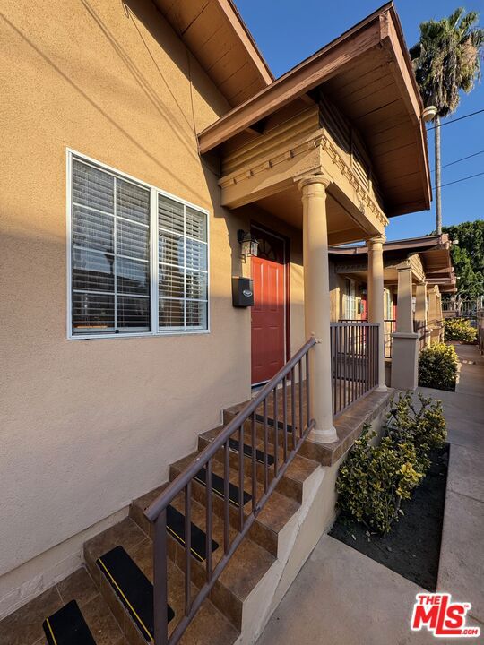 315 N Coronado Street Property Photo 1