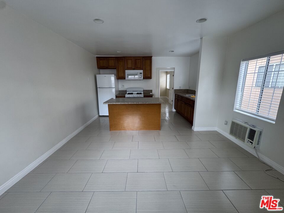 315 N Coronado Street Property Photo 2