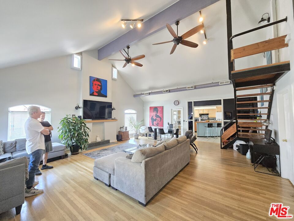 10420 Palms Boulevard Property Photo 9