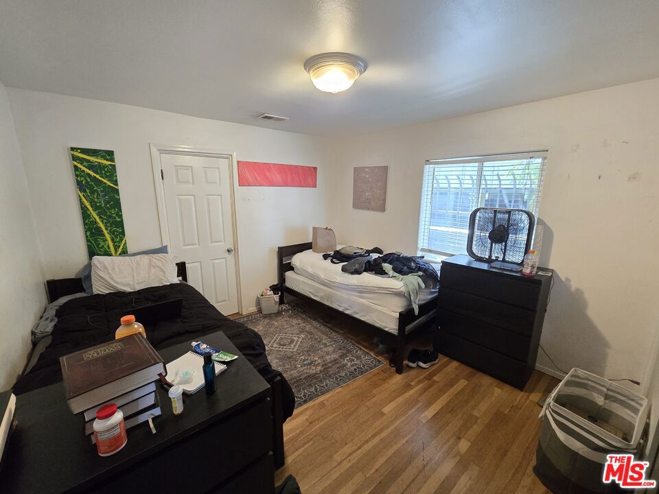 10420 Palms Boulevard Property Photo 12