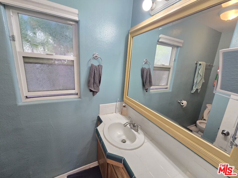 10420 Palms Boulevard Property Photo 17