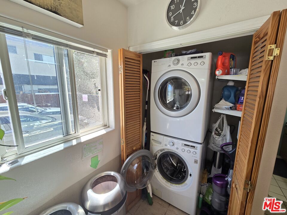10420 Palms Boulevard Property Photo 20