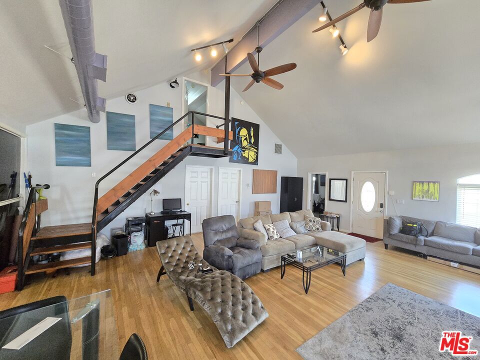 10420 Palms Boulevard Property Photo 25