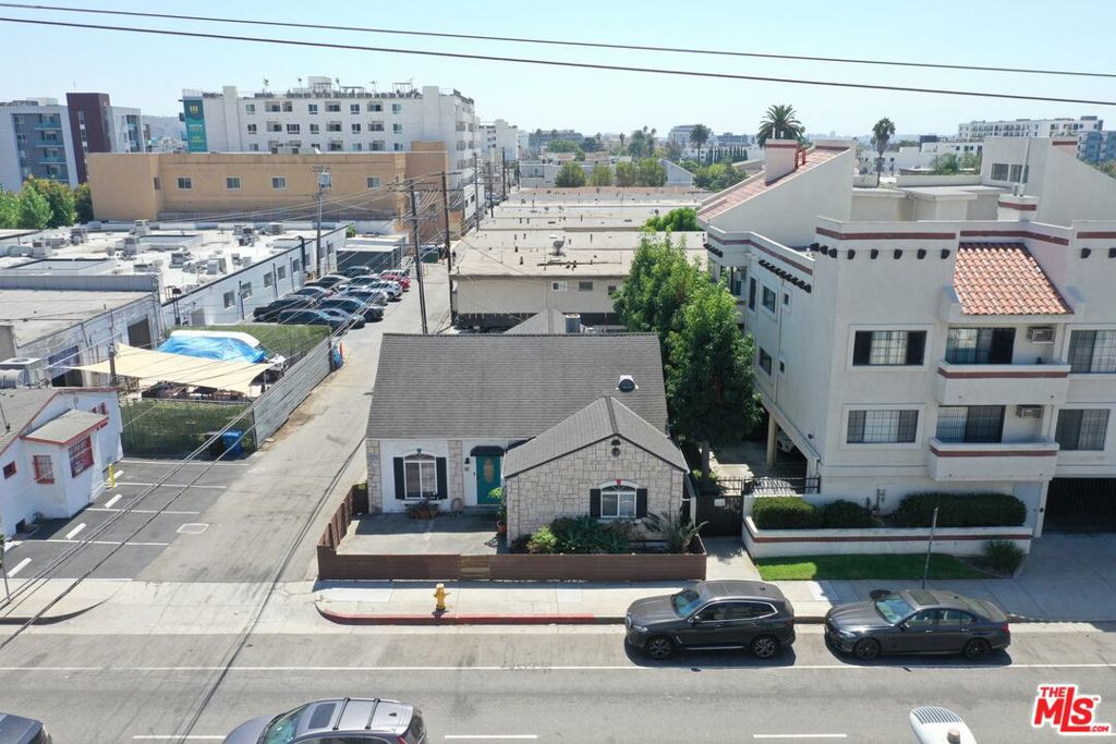 10420 Palms Boulevard Property Photo 35
