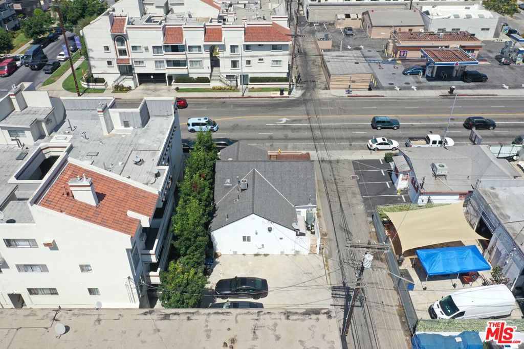 10420 Palms Boulevard Property Photo 36
