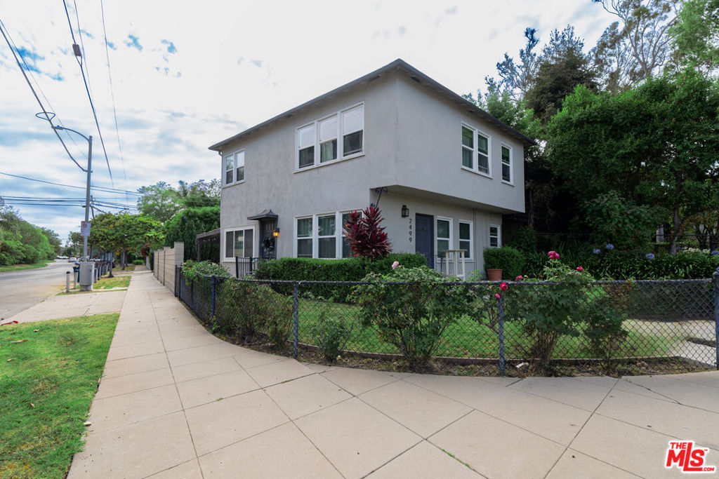 2499 S Barrington Avenue Property Photo 3