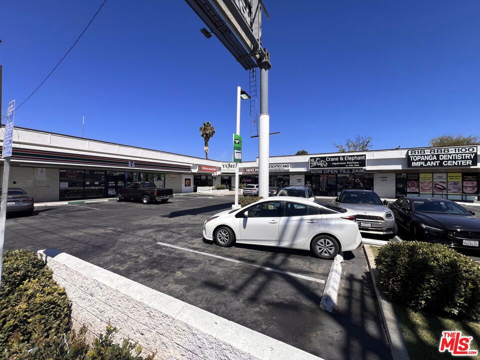 22211 Sherman Way Property Photo 23