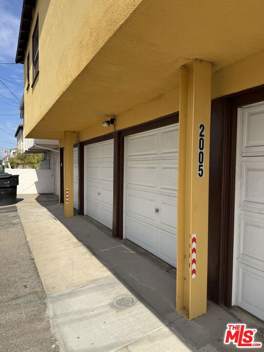 2005 Oak Street Property Photo 5