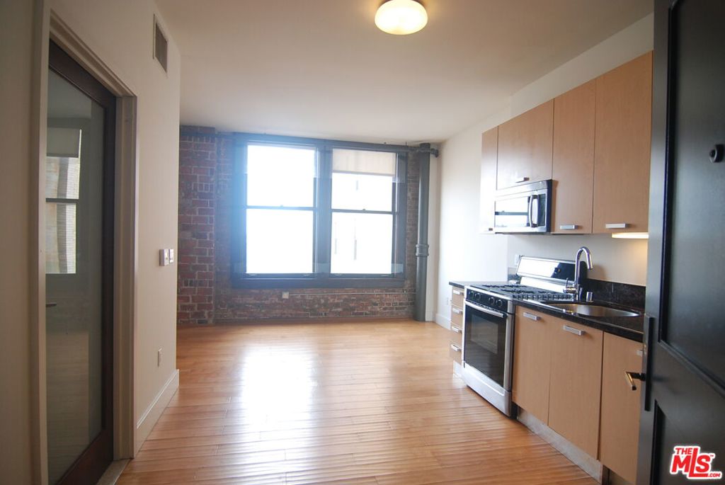 460 S Spring Street 907 Property Photo 1