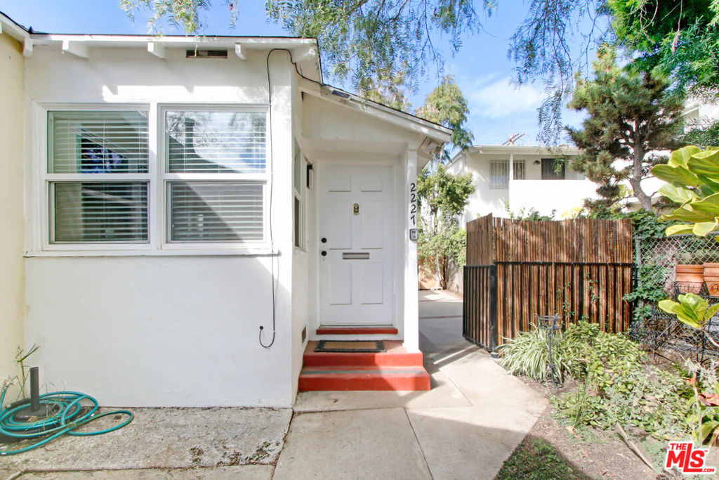 2227 Montana Avenue Property Photo 3