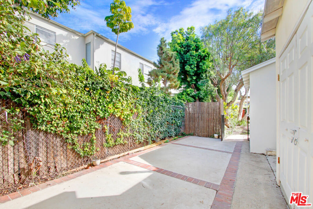 2227 Montana Avenue Property Photo 14