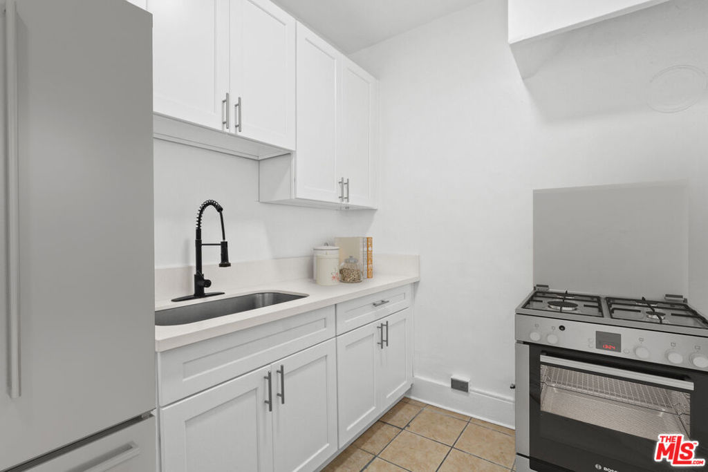 1344 W 4th Street Property Photo 11