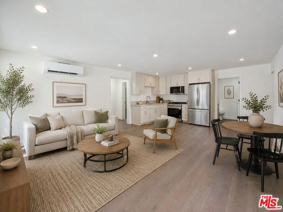 4942 Topanga Canyon Boulevard Property Photo 12