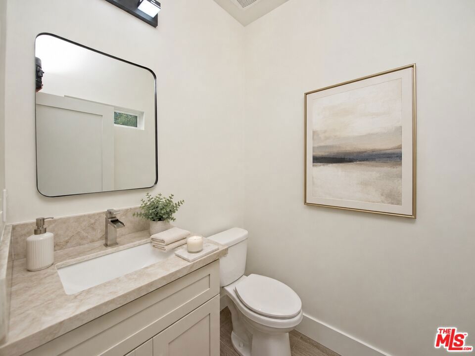 4942 Topanga Canyon Boulevard Property Photo 22