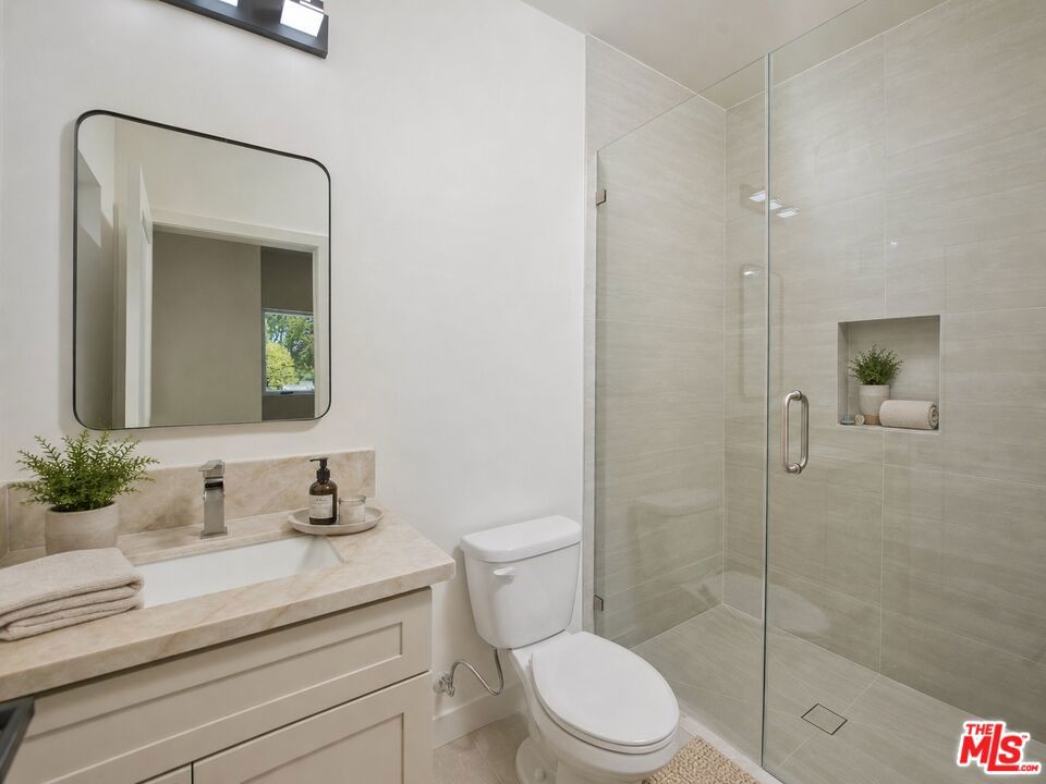 4942 Topanga Canyon Boulevard Property Photo 33