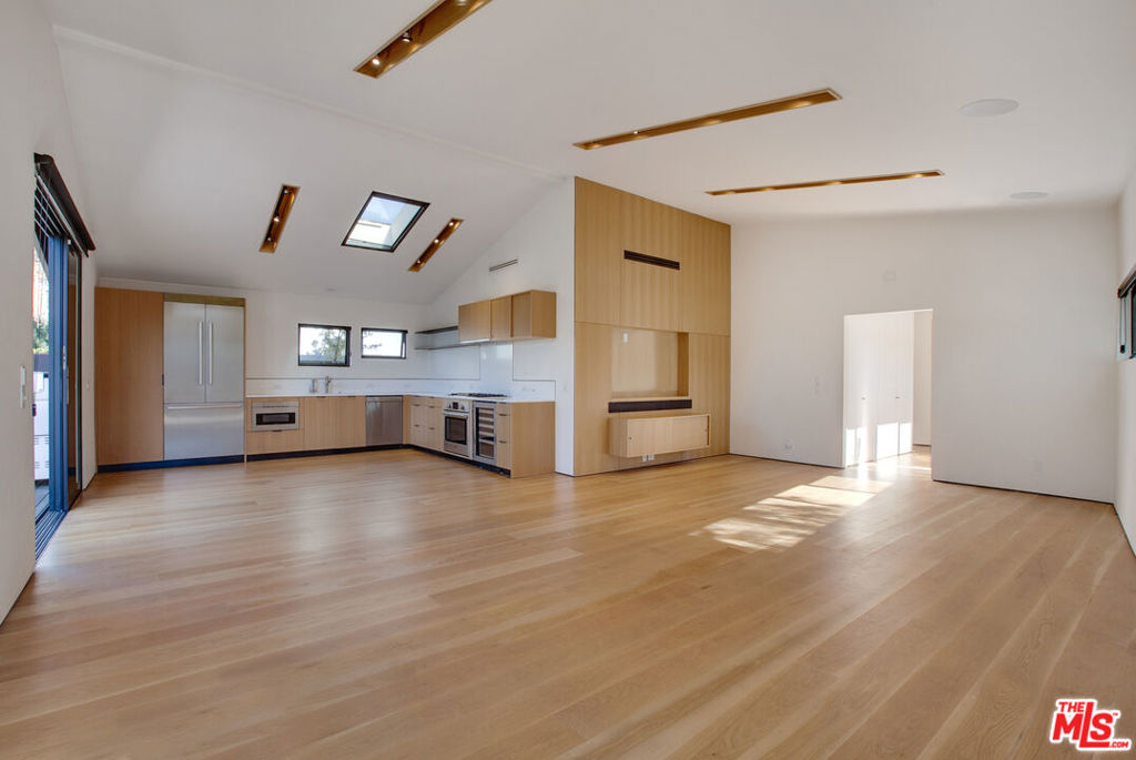800 Seventh Avenue Property Photo 4