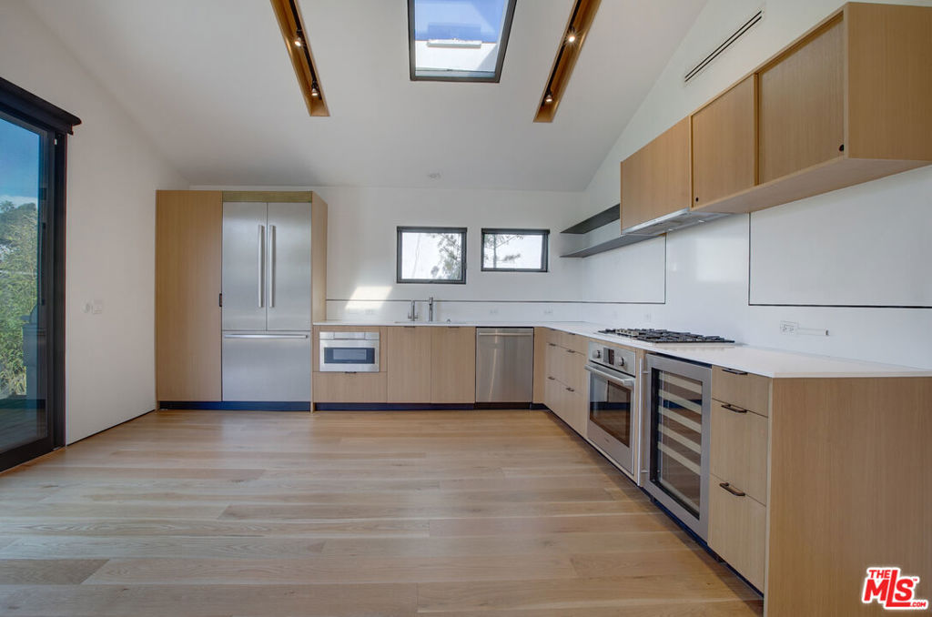 800 Seventh Avenue Property Photo 9
