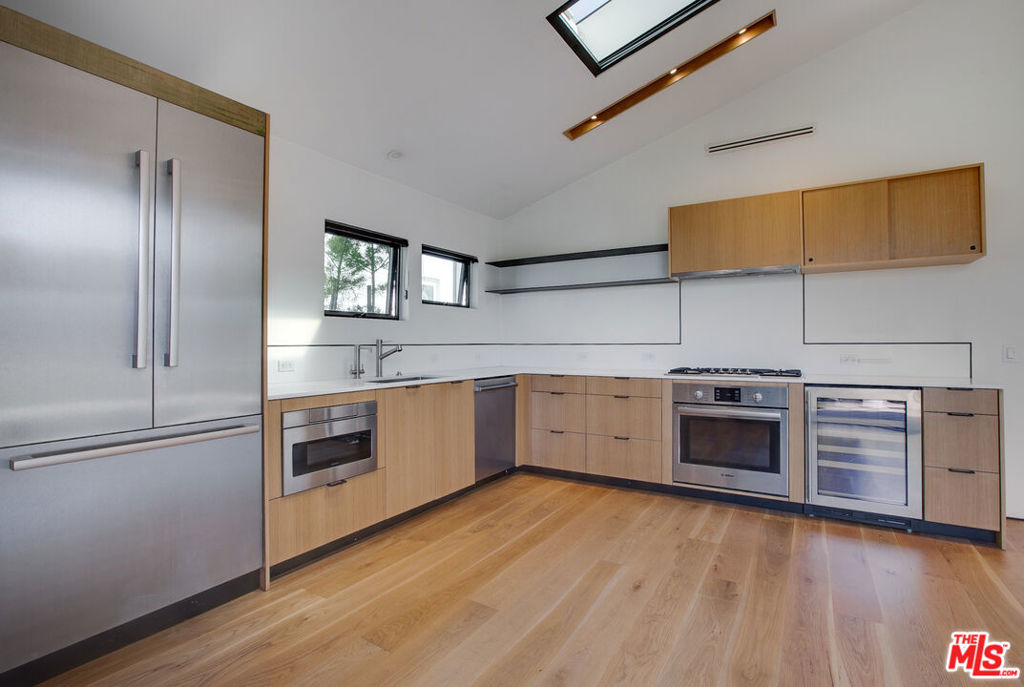 800 Seventh Avenue Property Photo 10