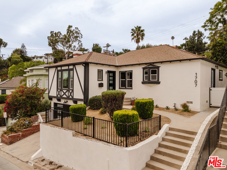 1707 Westerly Terrace Property Photo 3