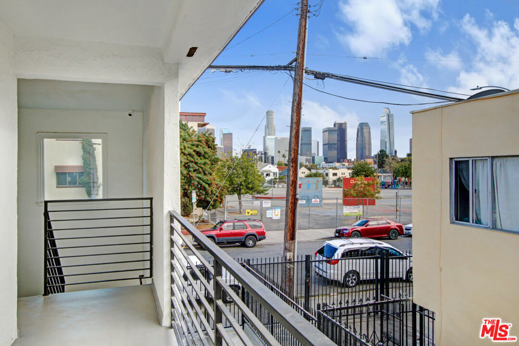 161 S Burlington Avenue Property Photo 7