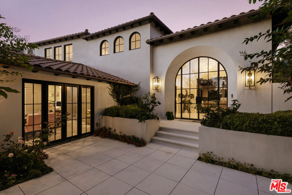 1445 Via Cresta Property Photo 1
