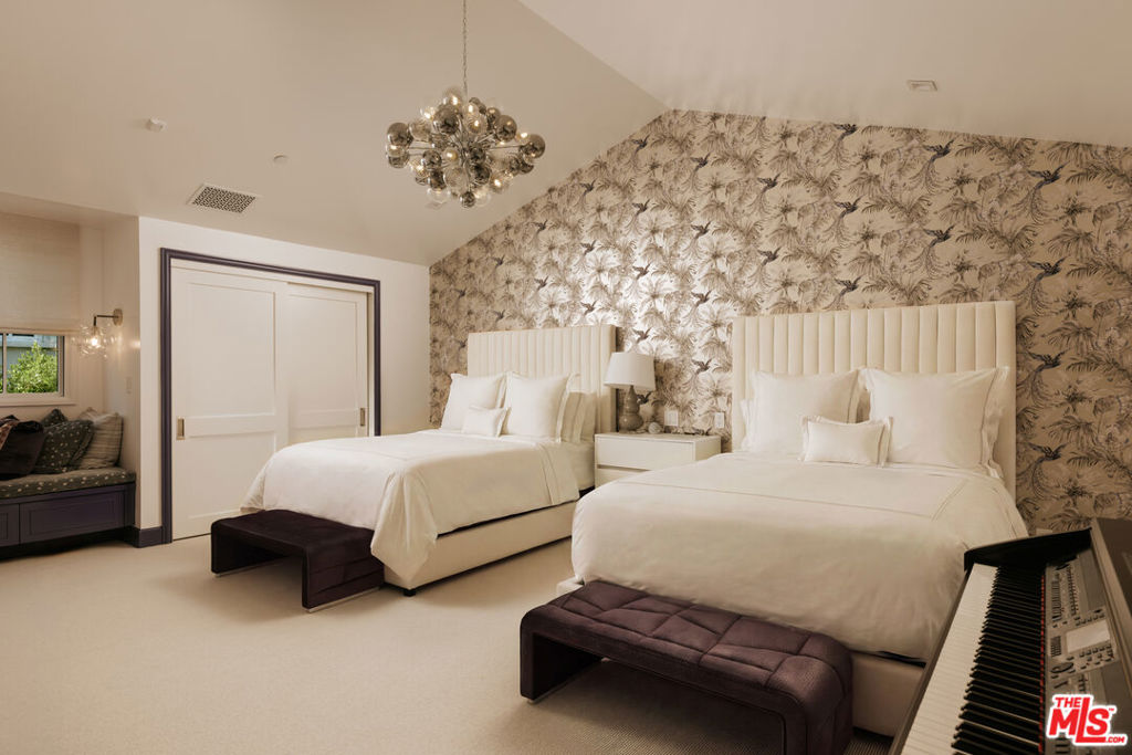 1445 Via Cresta Property Photo 28