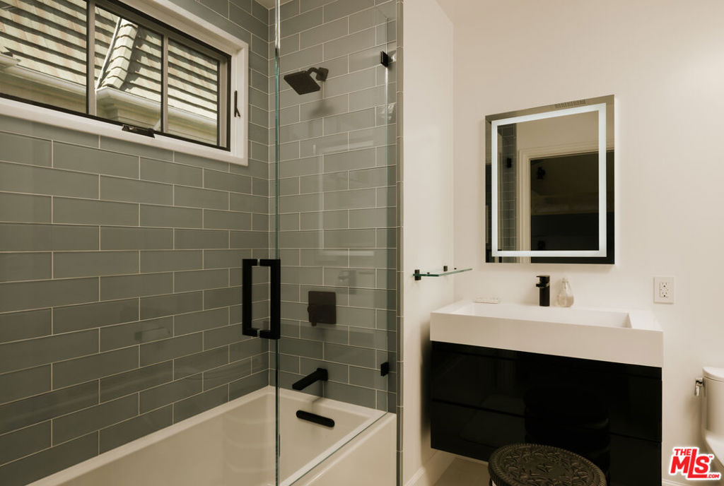 1445 Via Cresta Property Photo 32