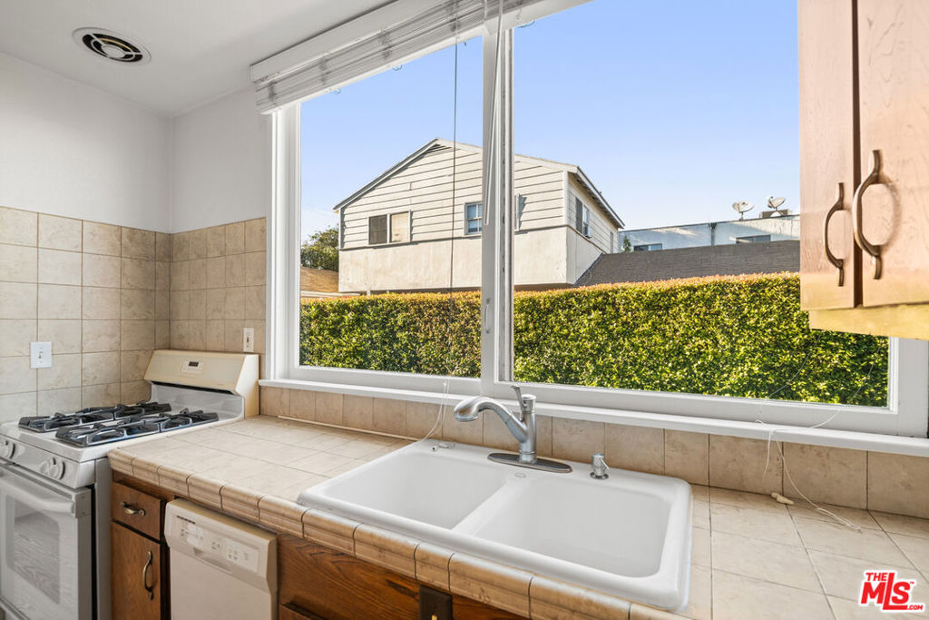 1621 Manning Avenue Property Photo 17