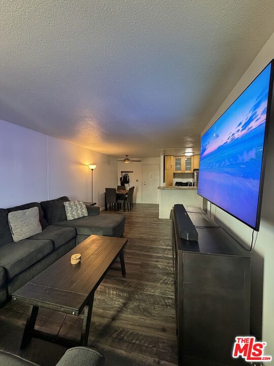 5585 E Pacific Coast Highway Property Photo 6