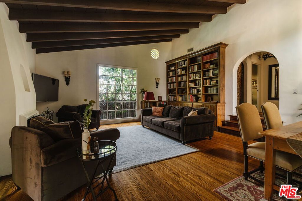 6812 Treasure Trail Property Photo 4