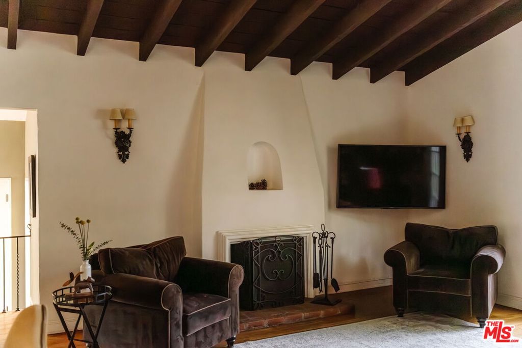 6812 Treasure Trail Property Photo 5