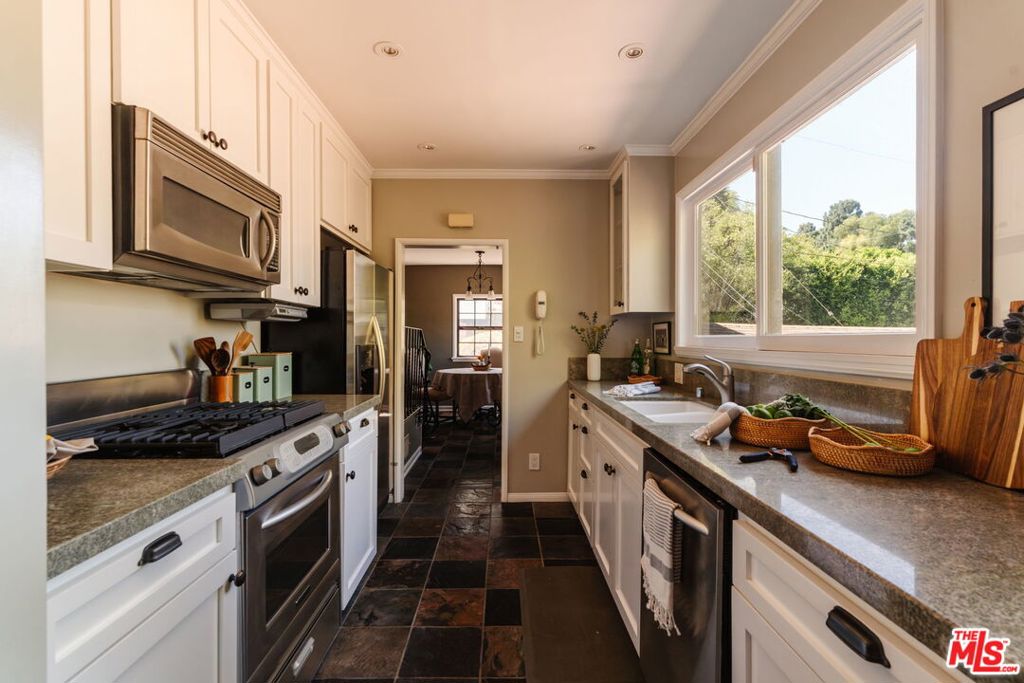 6812 Treasure Trail Property Photo 18