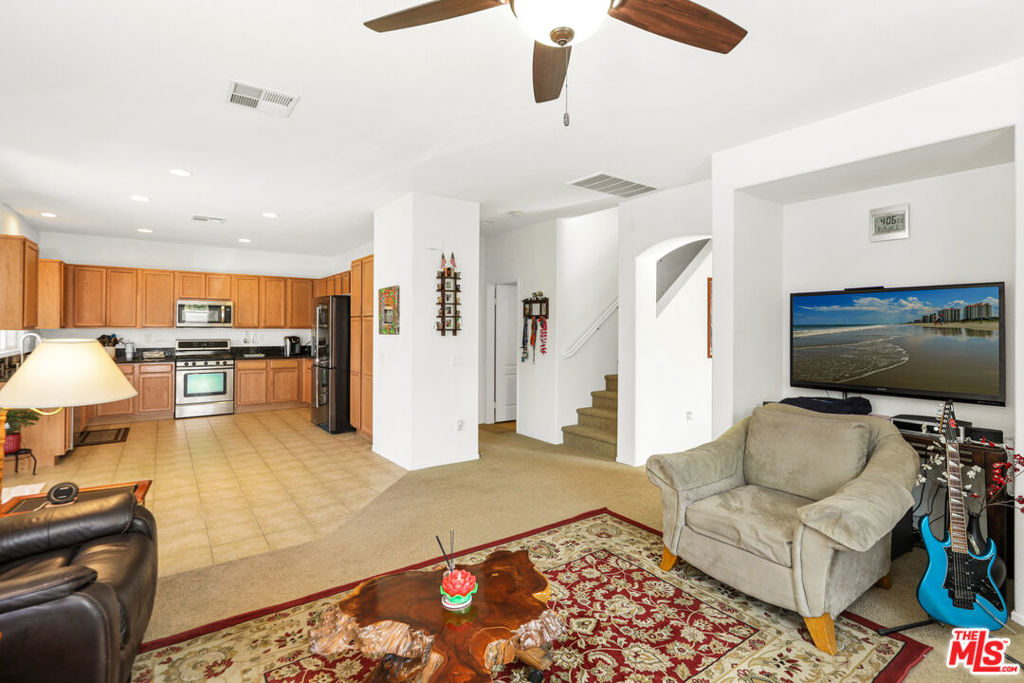 2167 Snowberry Lane Property Photo 4