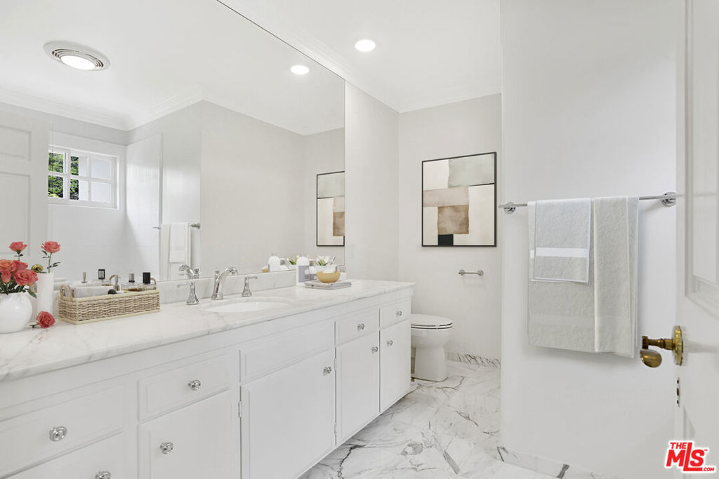 400 Evelyn Place Property Photo 20
