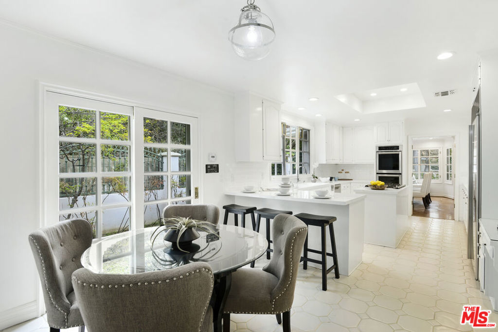 400 Evelyn Place Property Photo 35