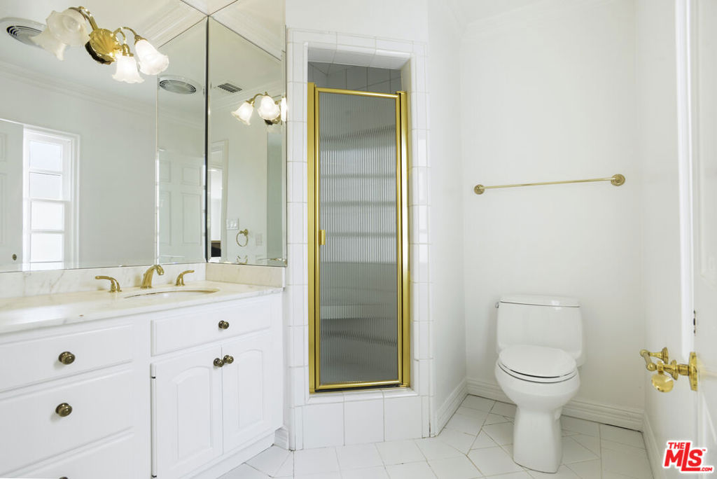 400 Evelyn Place Property Photo 49
