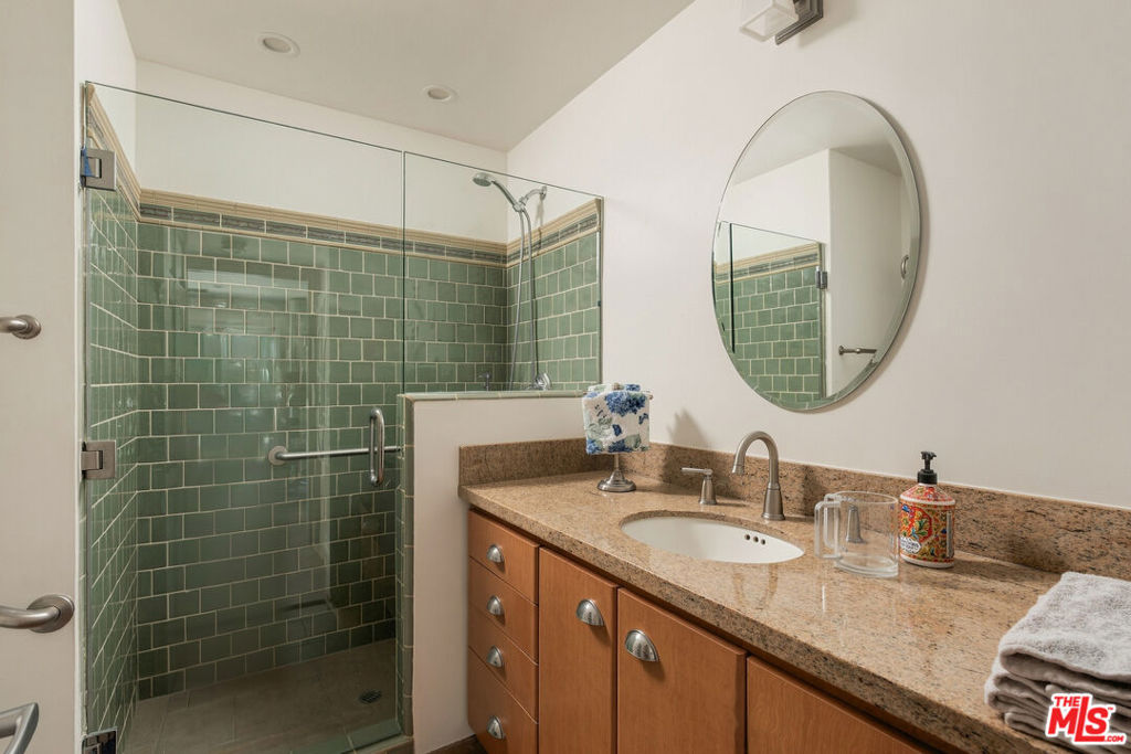 5506 Goodland Avenue Property Photo 17