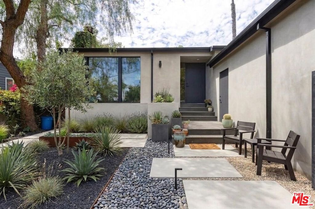 7102 Pacific View Drive Property Photo 1
