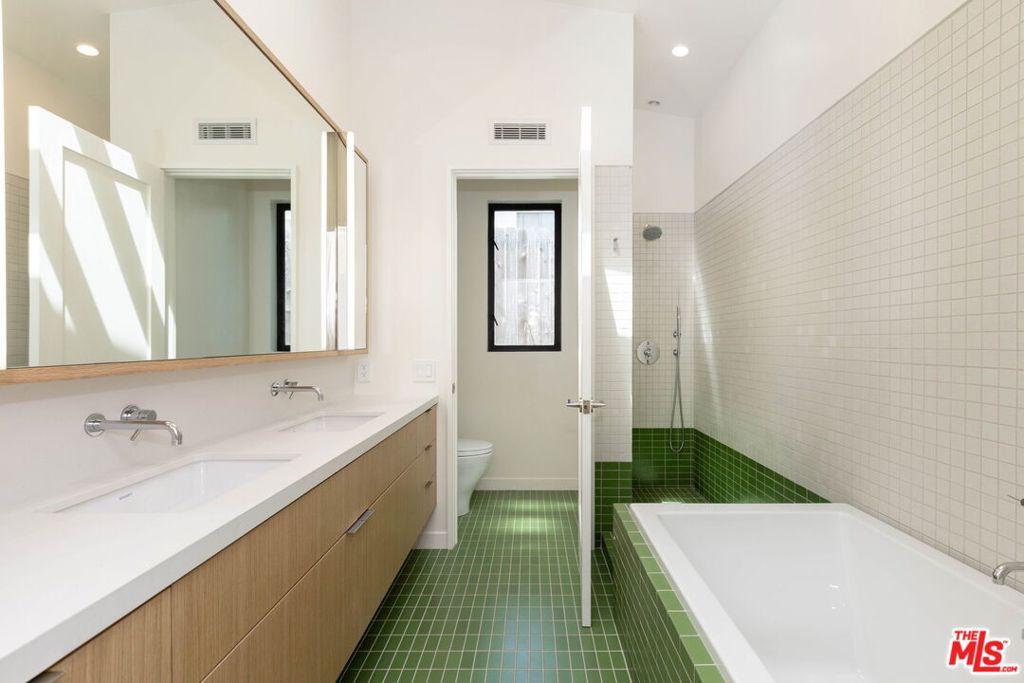7102 Pacific View Drive Property Photo 19