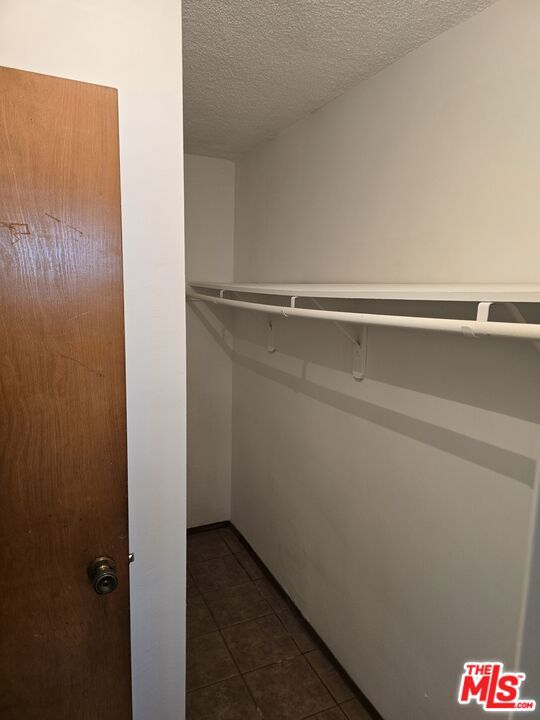 533 W 77th Street Property Photo 4
