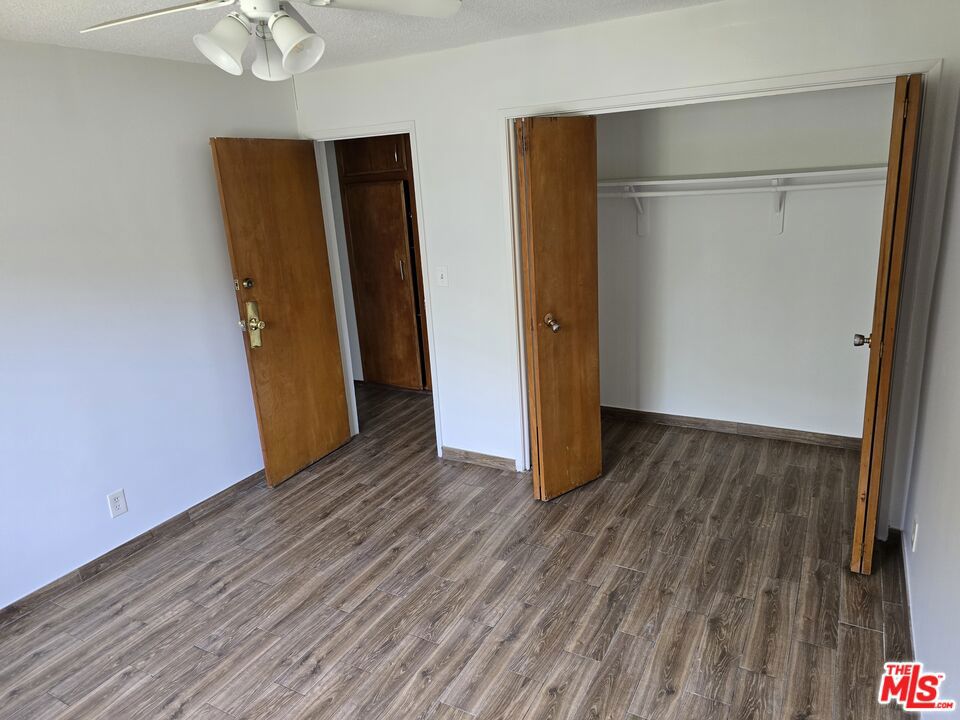 533 W 77th Street Property Photo 5
