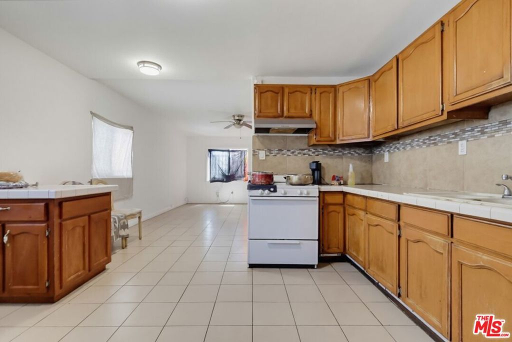 331 W 92nd Street Property Photo 15