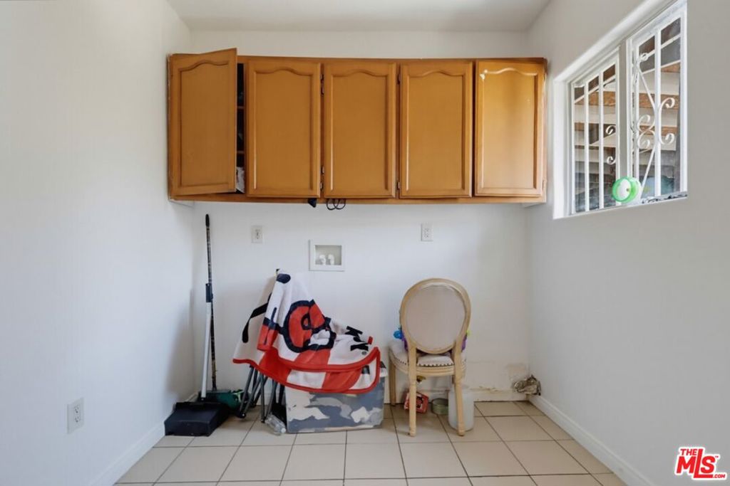 331 W 92nd Street Property Photo 16