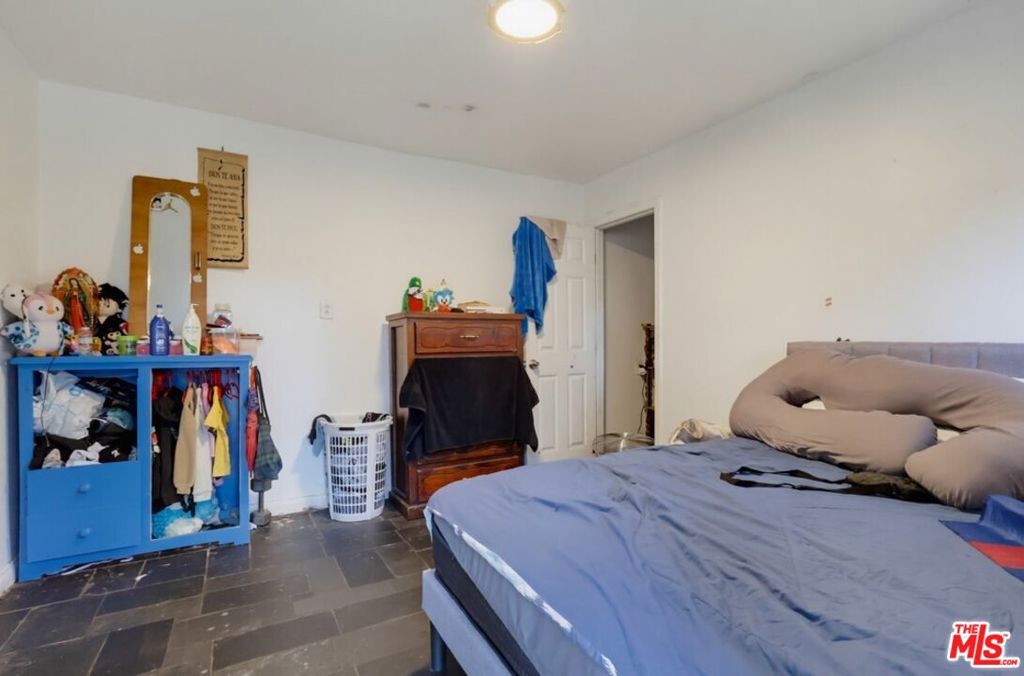 331 W 92nd Street Property Photo 31