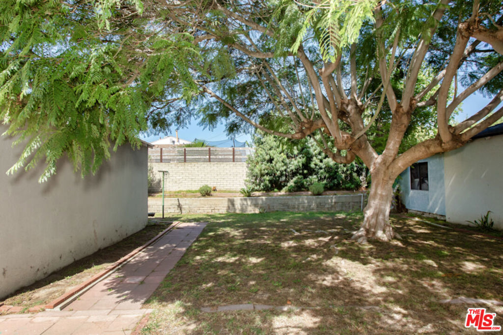 6651 W 88th Street Property Photo 15