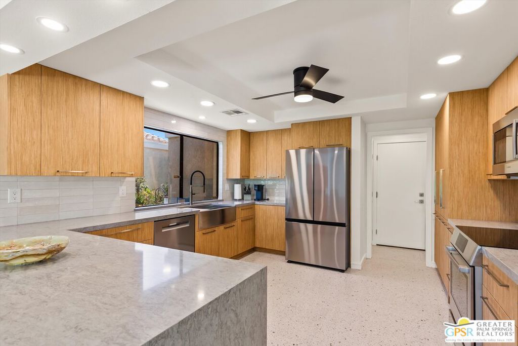 72390 Rodeo Way Property Photo 3