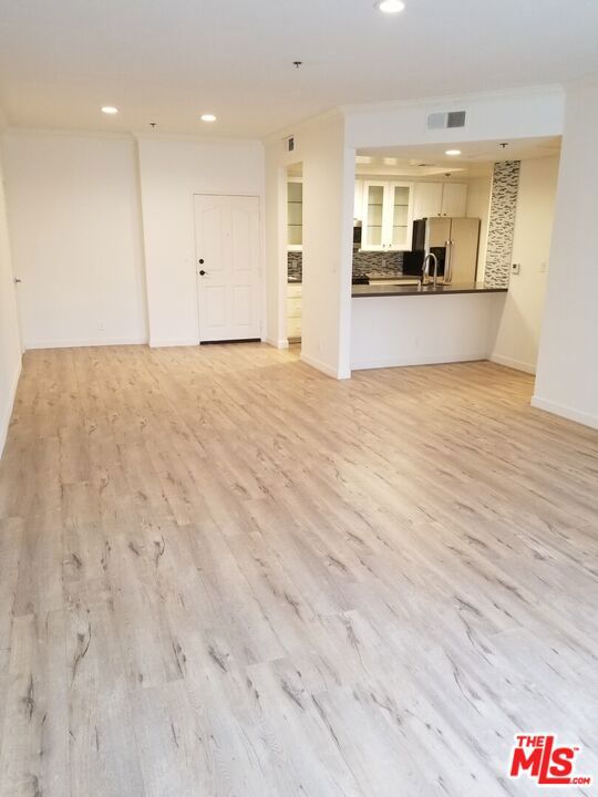 1031 N Crescent Heights Boulevard 1B Property Photo 1