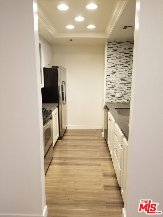 1031 N Crescent Heights Boulevard 1b Property Photo 6